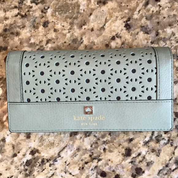 kate spade Handbags - Kate Spade wallet/wristlet